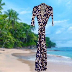 Diane von Furstenberg Maxi Wrap Dress size 0. A summertime staple!